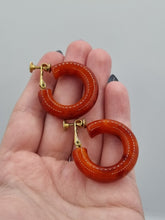 Load image into Gallery viewer, 1940s Marbled Brick Red Chunky Bakelite Screwback Earrings
