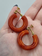 Load image into Gallery viewer, 1940s Marbled Brick Red Chunky Bakelite Screwback Earrings
