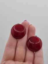 Load image into Gallery viewer, 1940s Dark Cherry Red Bakelite Screwback Earrings

