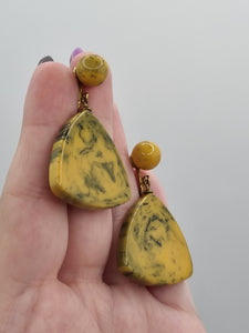 1940s Yellow/Green Marbled Bakelite Triangle Dangly Earrings