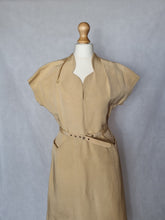 Load image into Gallery viewer, 1950s Yellow Grosgrain Dress With Strong Shoulders
