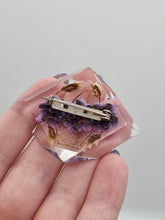 Load image into Gallery viewer, 1940s Purple Reverse Carved Lucite Brooch
