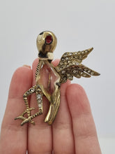 Load image into Gallery viewer, 1940s Unsigned H Pomerantz Figuarl Glass and Metal Bug Brooch
